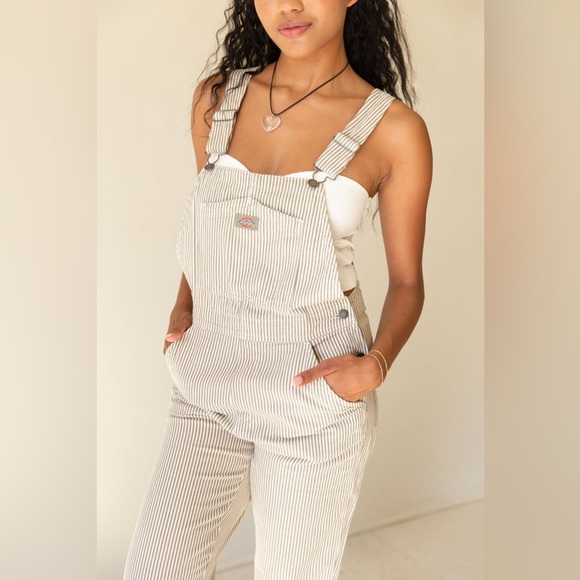 Salopette Dickies Boyfriend à Rayures - 100% Coton, Coupe Ample | Style Travail Décontracté